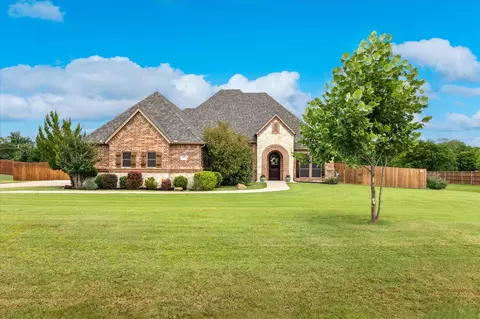 5651 Lucca Dr, Fort Worth, TX 76140