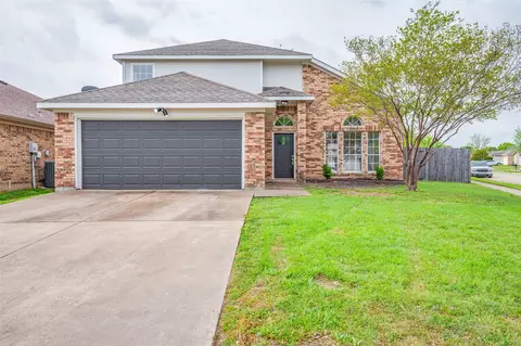 1109 Union Dr, Saginaw, TX 76131