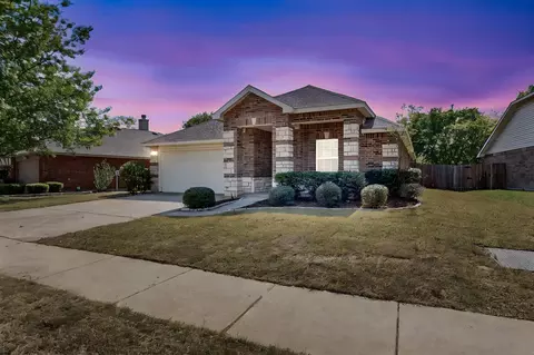 16313 Cowboy Trl, Justin, TX 76247