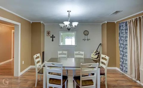 Dining - 401 College St, Minden, LA 71055 photo 1 of 2