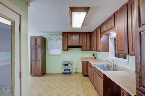 Kitchen - 401 College St, Minden, LA 71055 photo 2 of 3