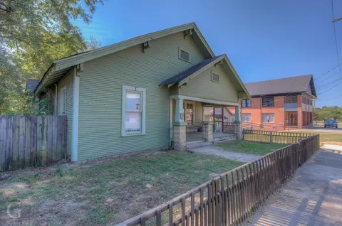 Exterior - 401 College St, Minden, LA 71055 photo 2 of 6