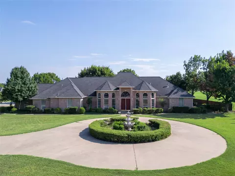 801 Alconberry Dr, Crowley, TX 76036