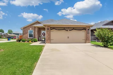 3525 Ballam St, Sherman, TX 75092 photo 2