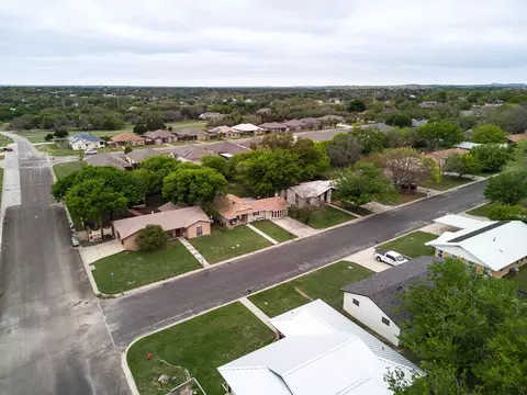 26 Castleberry St, Lampasas, TX 76550