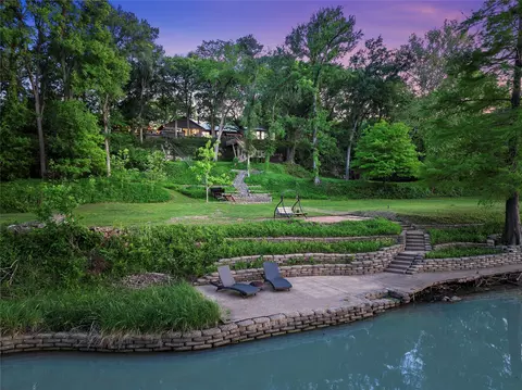 341 River Ln, Waco, TX 76708