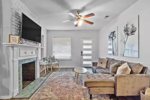 4040 Carolyn Rd, Fort Worth, TX 76109
