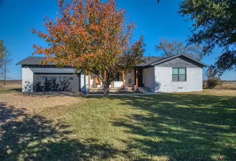 810 Feaster Rd, Ennis, TX 75119