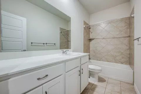 Bath - 3905 Forest Bend Rd, Denton, TX 76208 photo 1 of 3