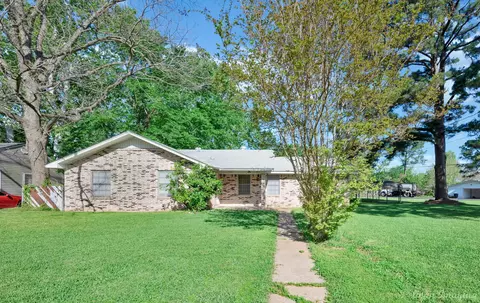 1285 Schex Dr, Bossier City, LA 71112