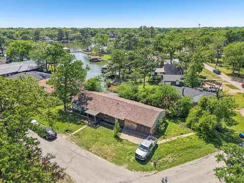 1801 Scenic Dr, Tool, TX 75143