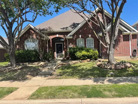 761 Summit Rdg, Lewisville, TX 75077
