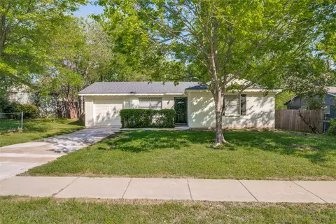 1209 Edgemont Dr, Mesquite, TX 75149