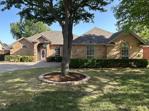 704 Mcmurry Dr, Waxahachie, TX 75165