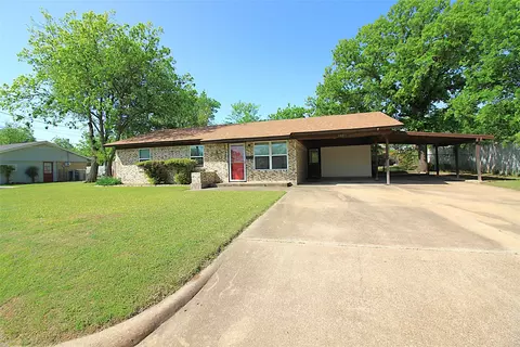 102 S Cherry Ln, Granbury, TX 76048