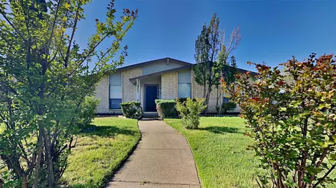 2100 Chatsworth Rd, Carrollton, TX 75007