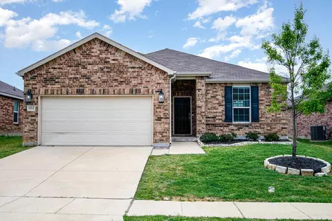 1512 Vernon Dr, Aubrey, TX 76227