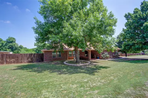 5411 Cool Springs Dr, Midlothian, TX 76065
