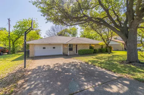 610 Walnut St, Duncanville, TX 75116
