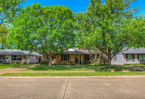 9621 Lanward Dr, Dallas, TX 75238