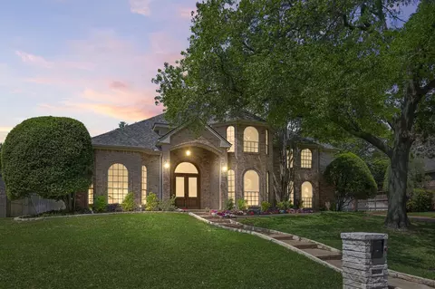 4700 Green Oaks Dr, Colleyville, TX 76034