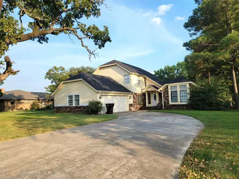902 W Eleventh, Clarksville, TX 75426