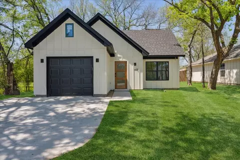 1313 Franklin Ave, Bonham, TX 75418