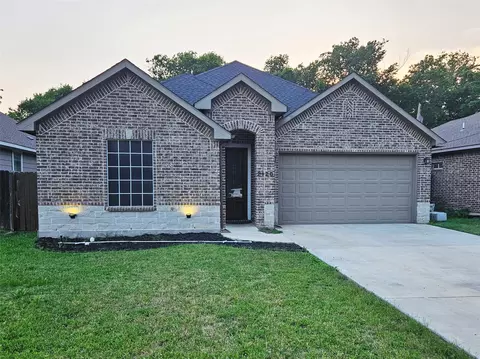 2120 Rw Bivens Ln, Fort Worth, TX 76105