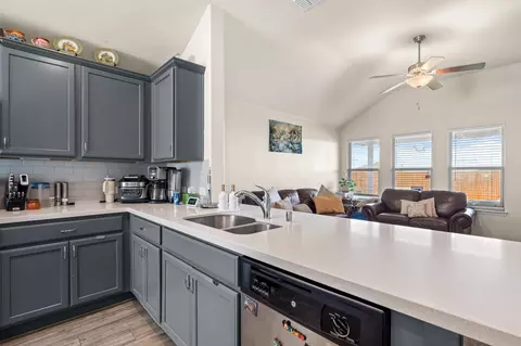Kitchen - 14460 Cloudview Way, Haslet, TX 76052 photo 6 of 7