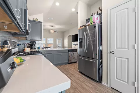 Kitchen - 14460 Cloudview Way, Haslet, TX 76052 photo 4 of 7