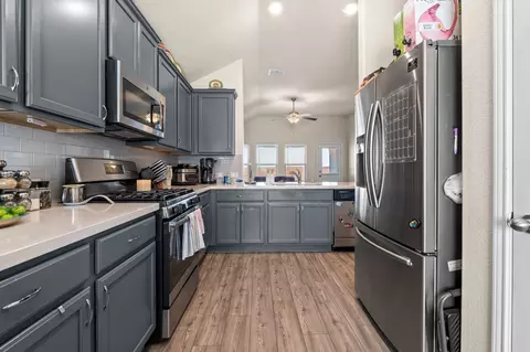 Kitchen - 14460 Cloudview Way, Haslet, TX 76052 photo 3 of 7