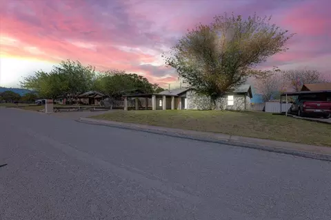 606 S College Ave, Eastland, TX 76448
