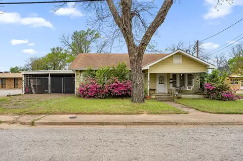 513 N 513 12 N High St, Henderson, TX 75652