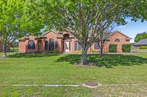 560 Glenn Ln, Red Oak, TX 75154