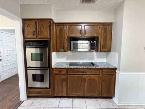 400 Morrison Dr, Euless, TX 76039 photo 9