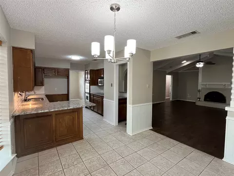 400 Morrison Dr, Euless, TX 76039 photo 10