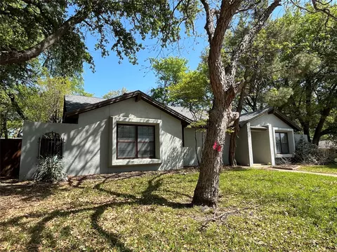 400 Morrison Dr, Euless, TX 76039 photo 2