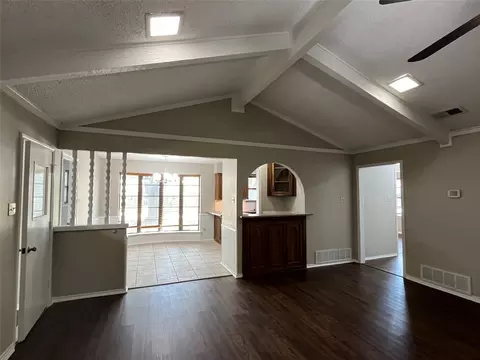 400 Morrison Dr, Euless, TX 76039 photo 5