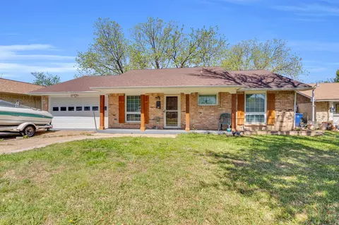813 Westbrook Dr, Garland, TX 75043