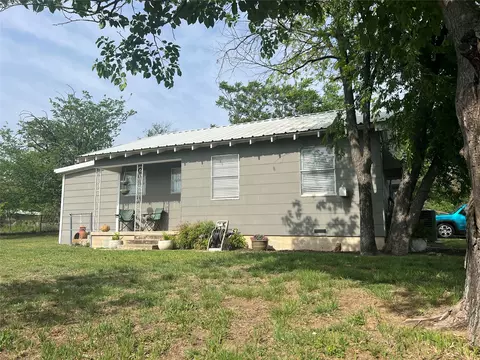 108 E Neely Ave, Comanche, TX 76442 photo 4