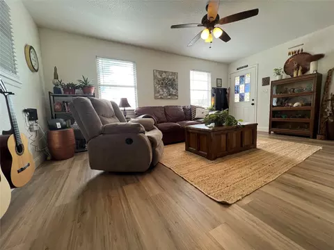 108 E Neely Ave, Comanche, TX 76442 photo 8