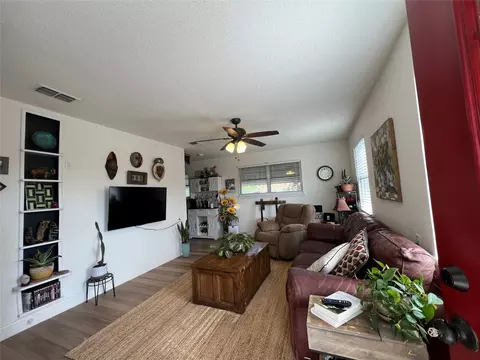 108 E Neely Ave, Comanche, TX 76442 photo 9