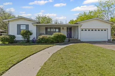 1321 W Water St, Weatherford, TX 76086