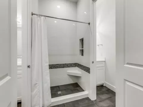 Bath - 738 Celtic Rd, Howe, TX 75459 photo 4 of 6