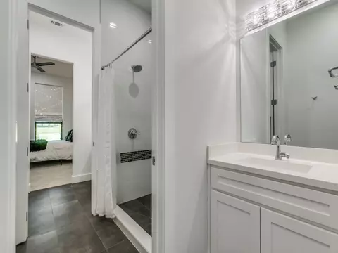 Bath - 738 Celtic Rd, Howe, TX 75459 photo 5 of 6