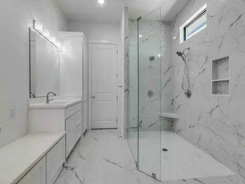 Bath - 738 Celtic Rd, Howe, TX 75459 photo 2 of 6