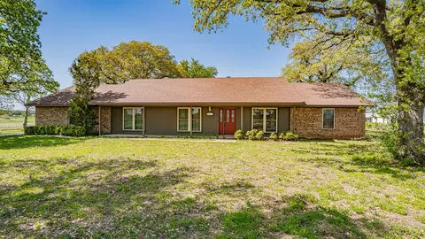 9000 Nix Rd, Tolar, TX 76476