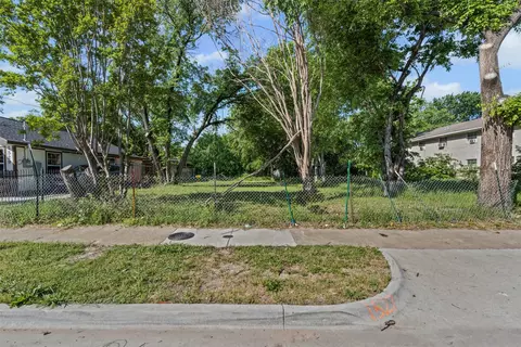 1527 Caldwell Ave, Dallas, TX 75223