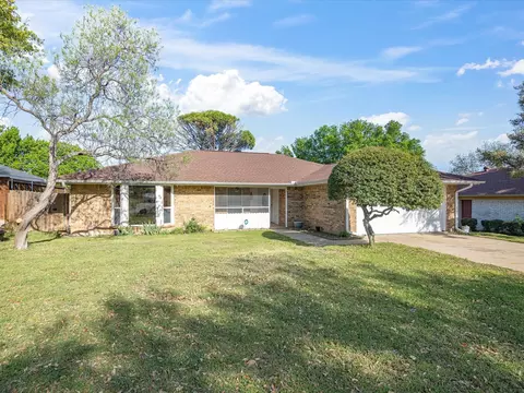 224 Lansford Dr, Benbrook, TX 76126