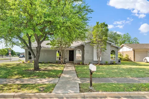 6062 Shadydale Ct, Watauga, TX 76148